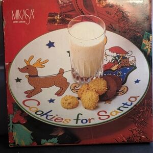 Mikasa Christmas Plate with Reindeer Design